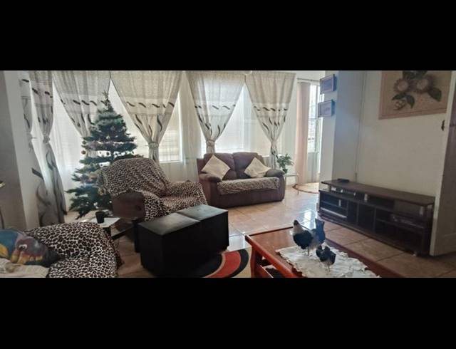 3 BEDROOM HOUSE FOR SALE IN MOUNTAIN VIEW
